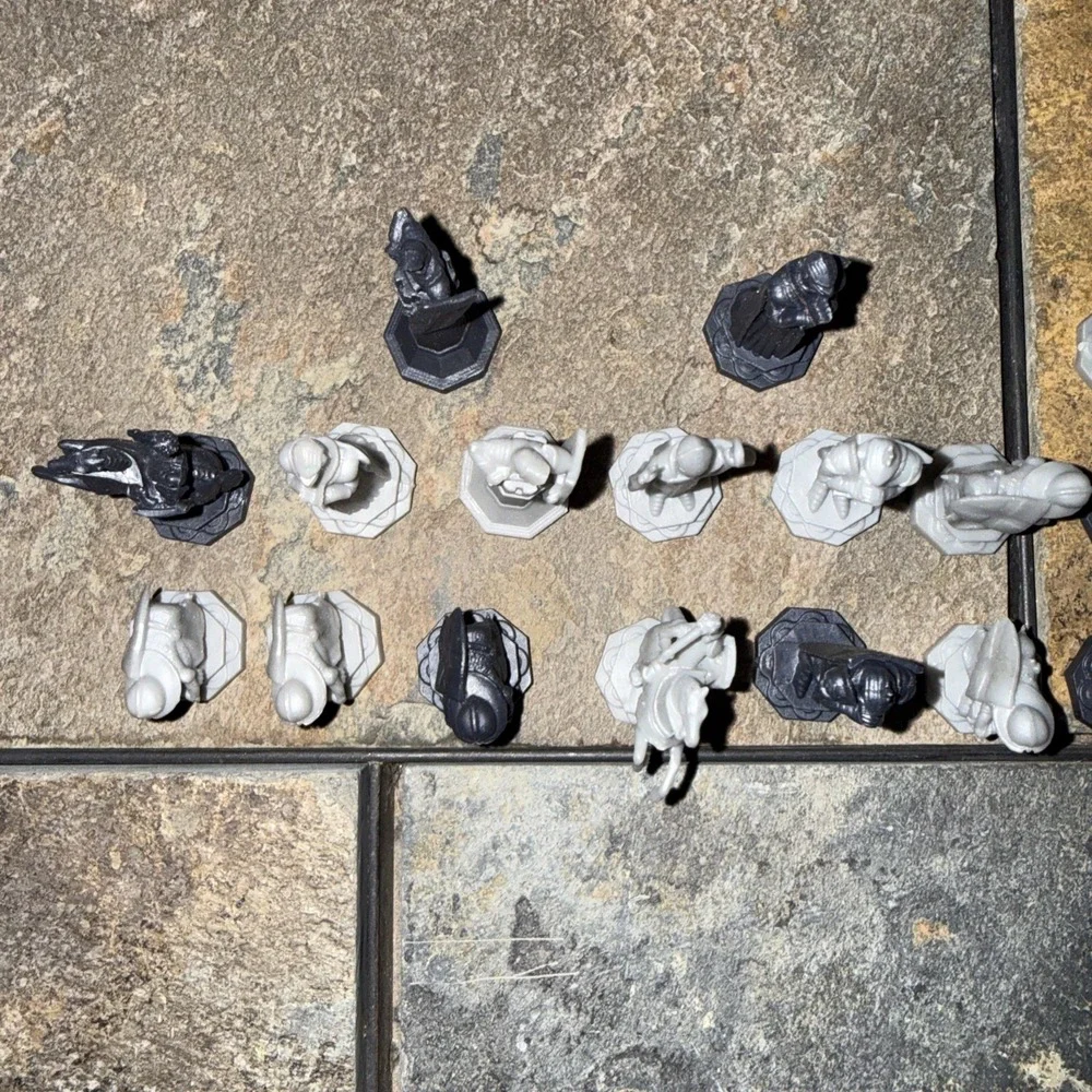 Harry Potter Wizard Chess Set Replacement 19 Gray  Plastic Pieces 1/2